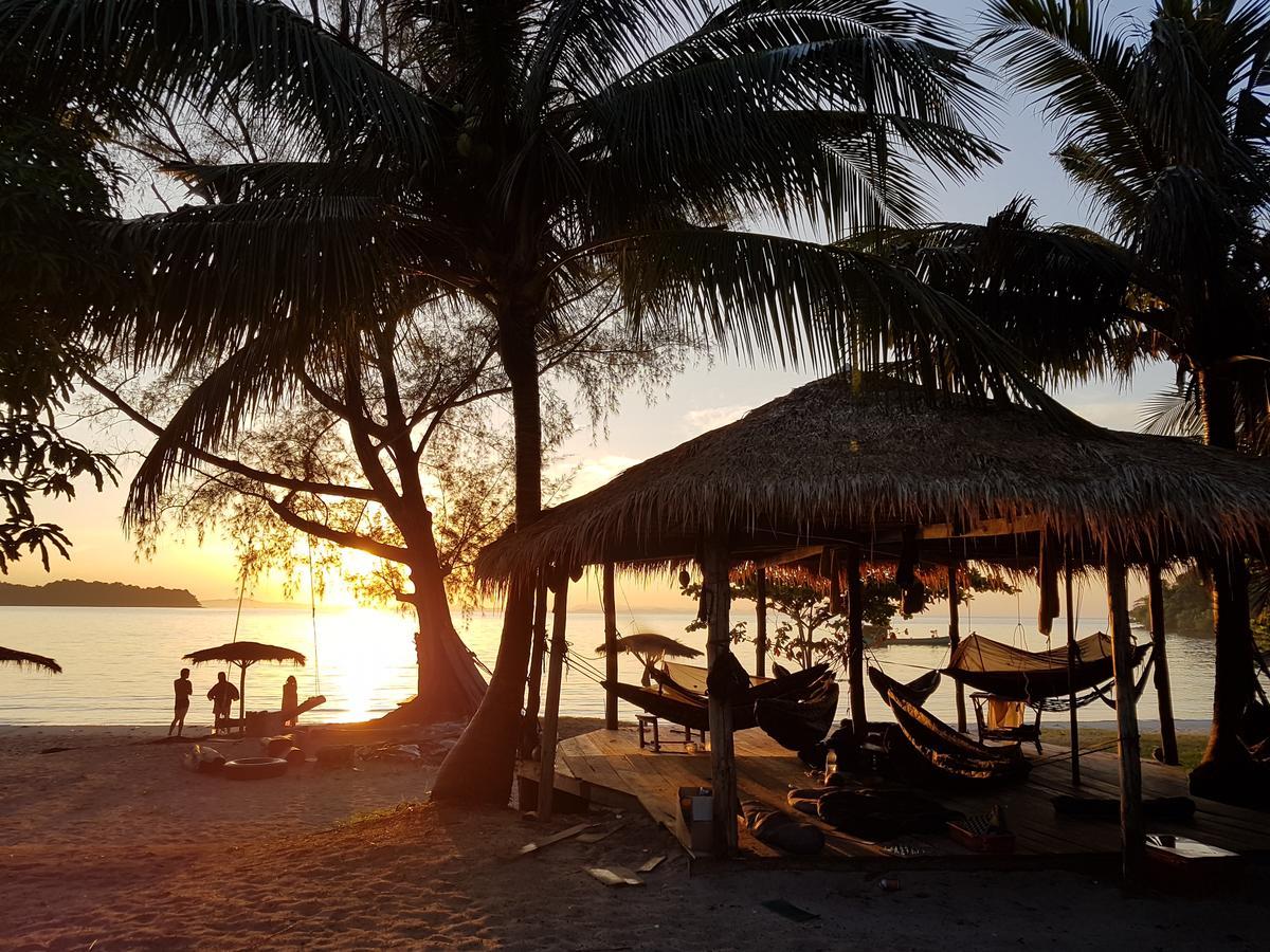 The Last Point Hostel Koh Ta Kiev Exterior photo