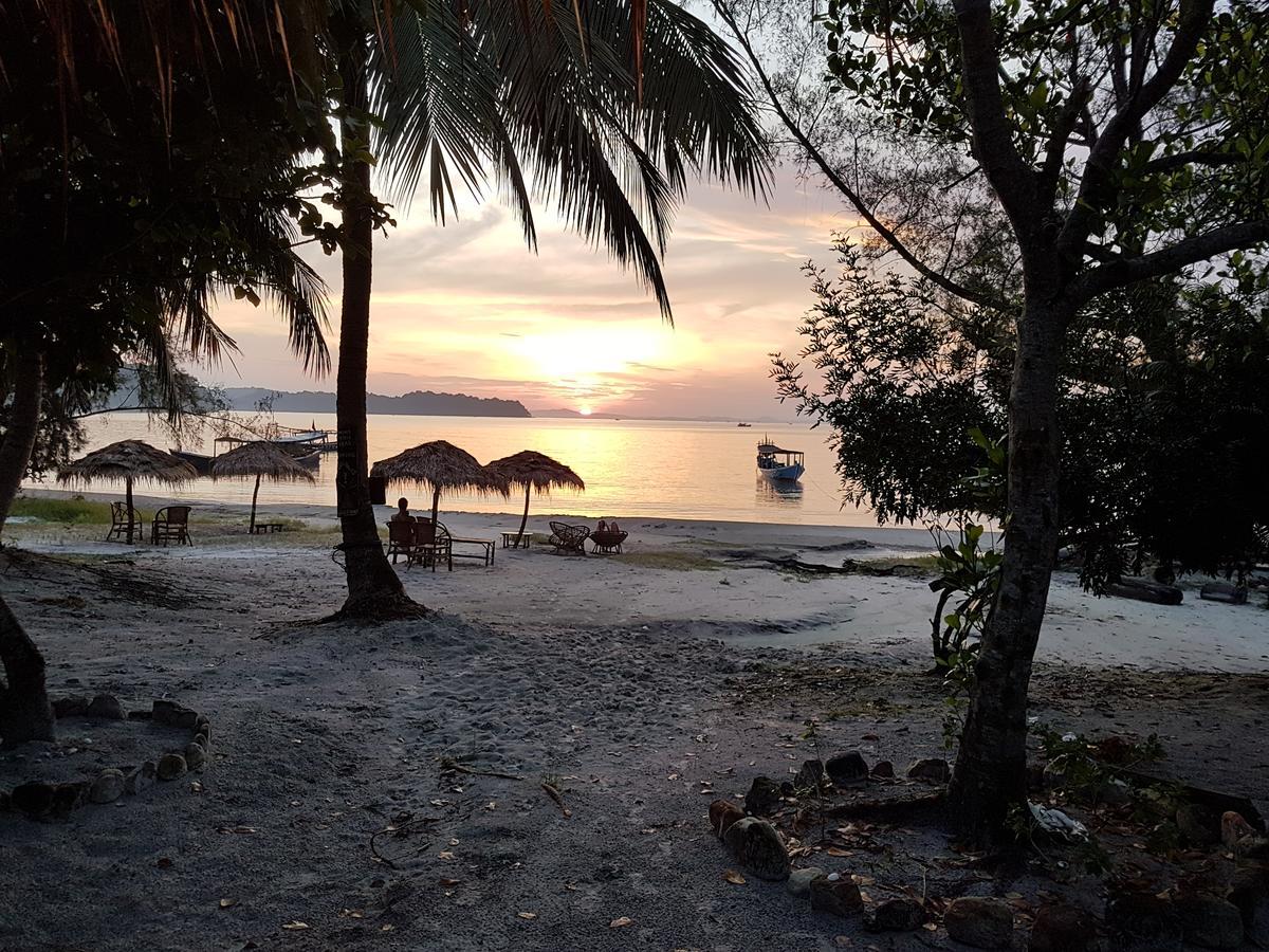 The Last Point Hostel Koh Ta Kiev Exterior photo
