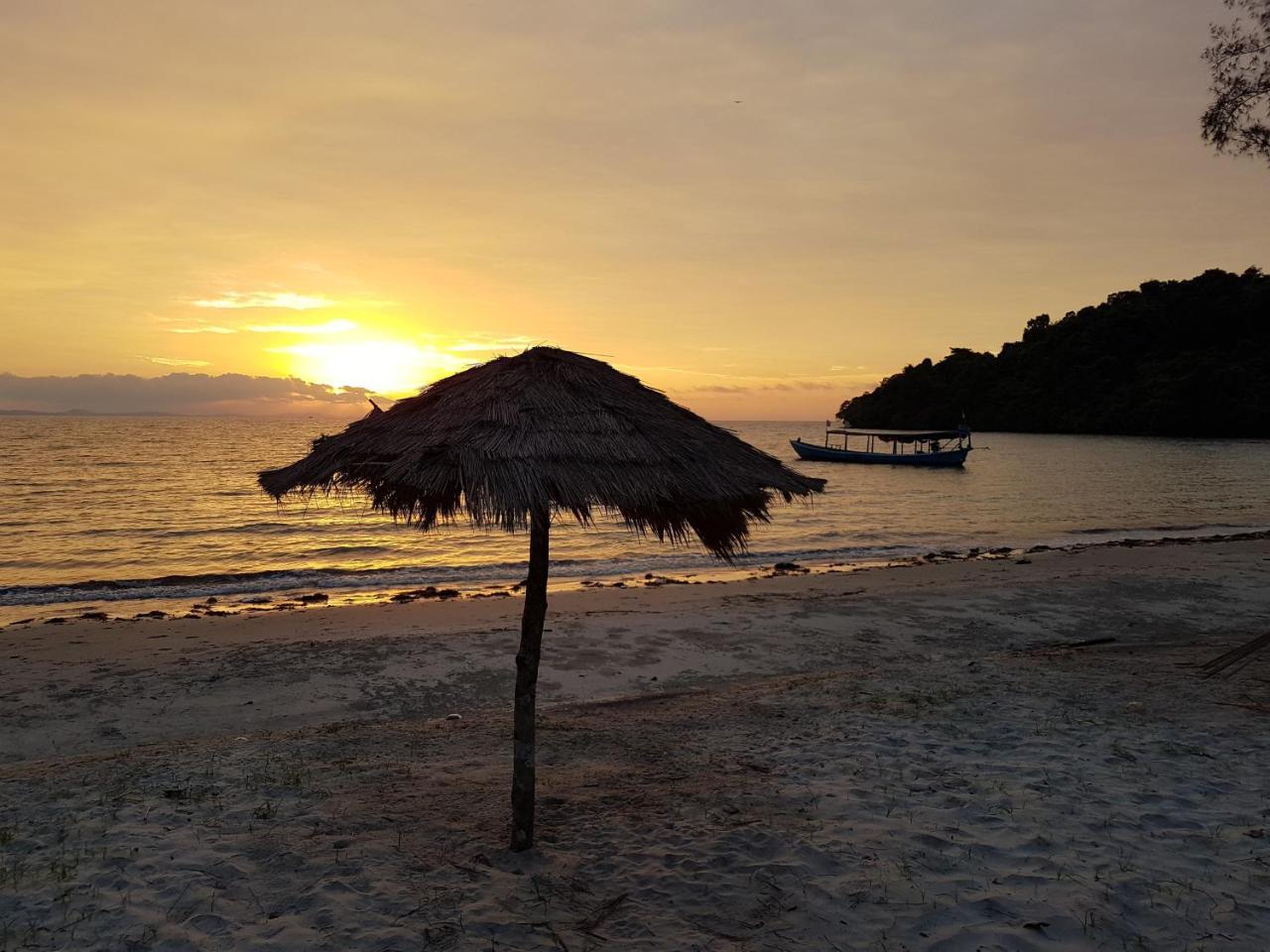 The Last Point Hostel Koh Ta Kiev Exterior photo